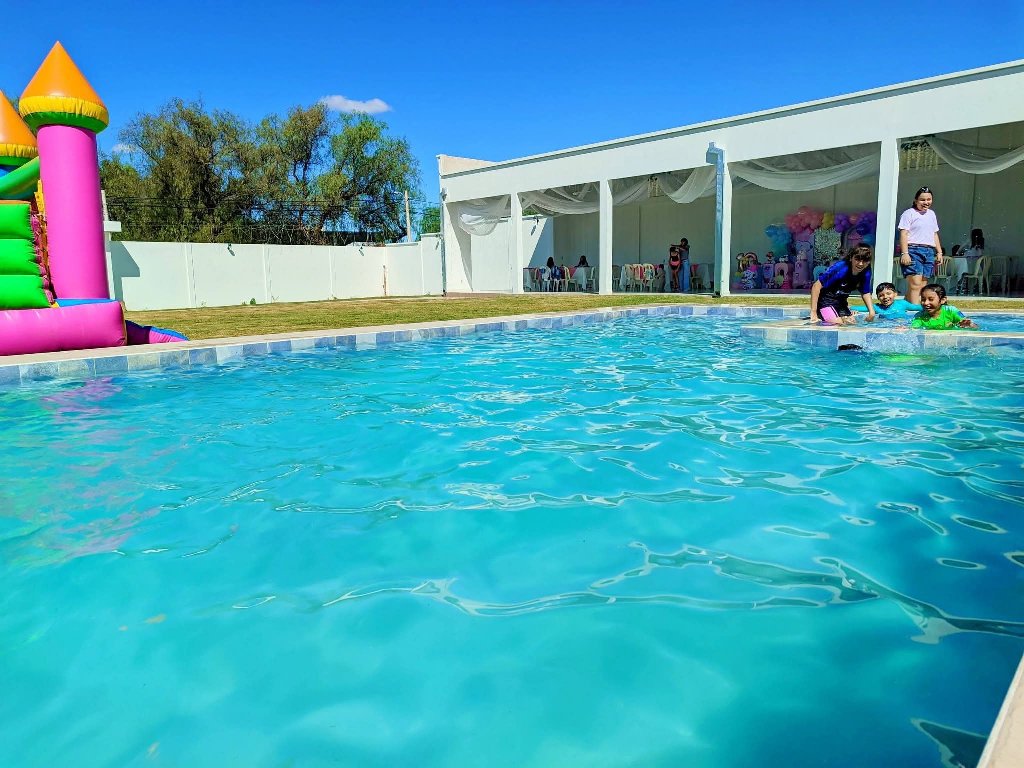 Uso EXCLUSIVO - PISCINA JACUZZI HIDROMASAJE, Quincho Parrillero
